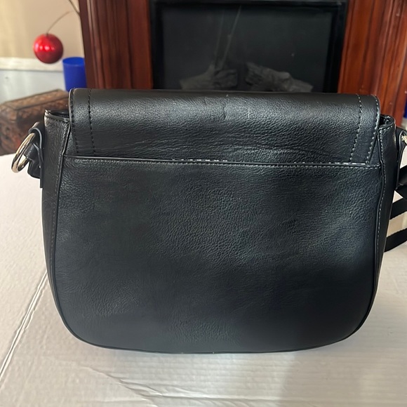 Gap Woman’s Crossbody Bag - Picture 2 of 9